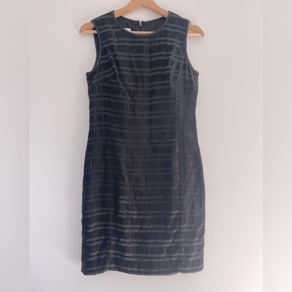 Kasper Black Sheath Scoop Neck Dress with Threaded Detail Size 4